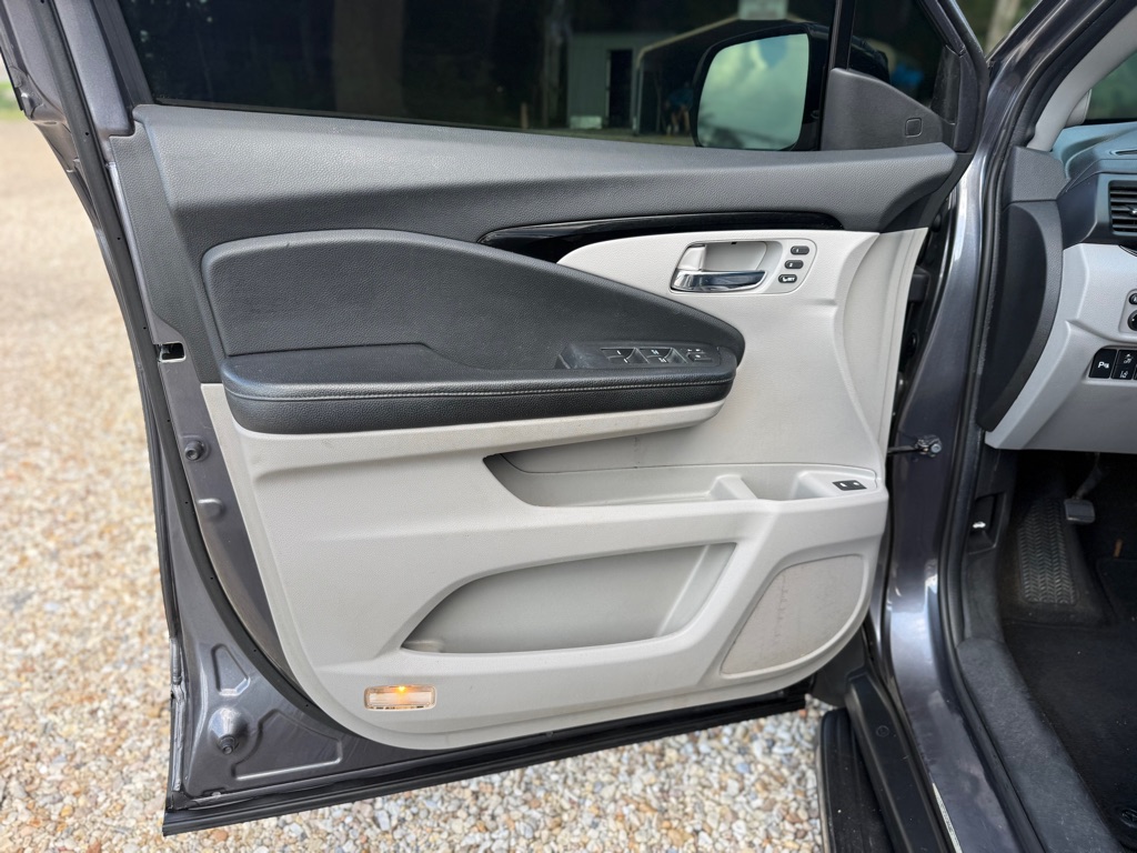 Photo 20 of this HONDA PILOT