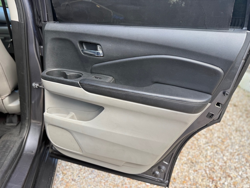 Photo 22 of this HONDA PILOT
