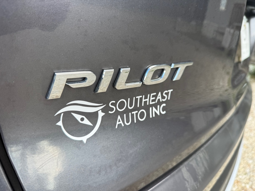 Photo 33 of this HONDA PILOT