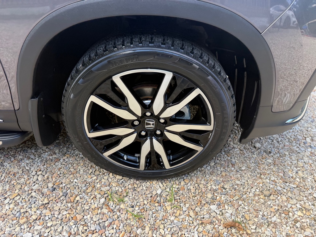 Photo 30 of this HONDA PILOT