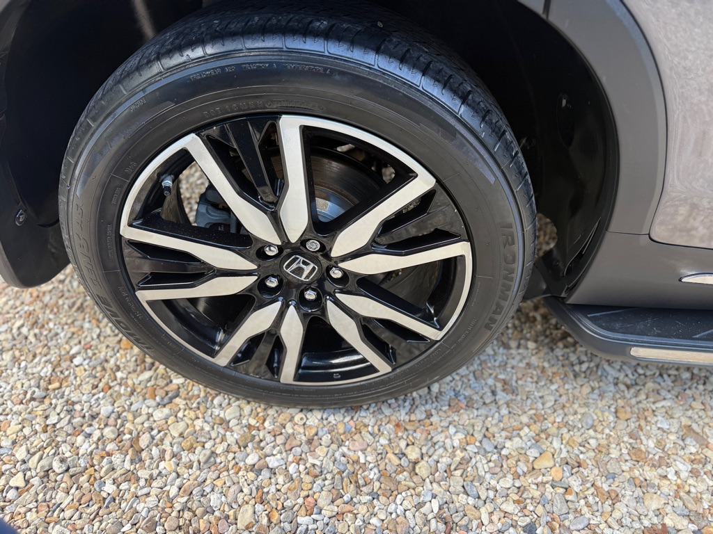 Photo 29 of this HONDA PILOT