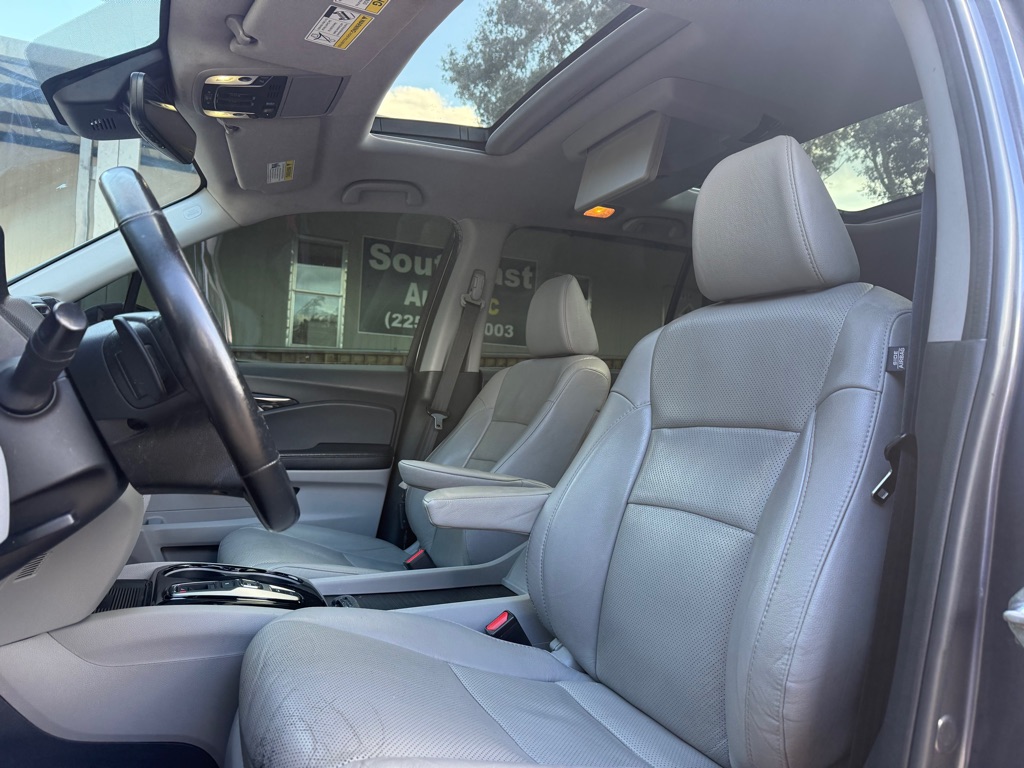 Photo 9 of this HONDA PILOT