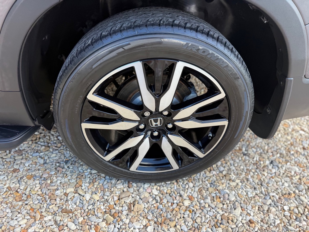 Photo 28 of this HONDA PILOT