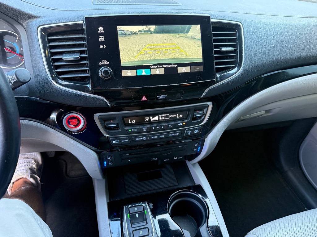 Photo 26 of this HONDA PILOT