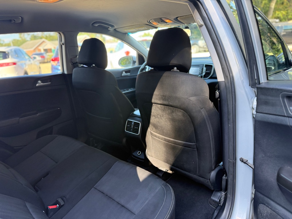 Photo 18 of this KIA SPORTAGE