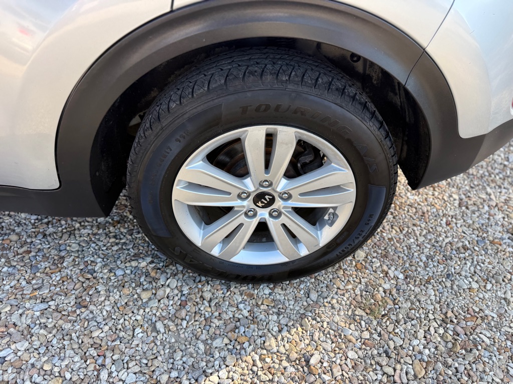 Photo 29 of this KIA SPORTAGE