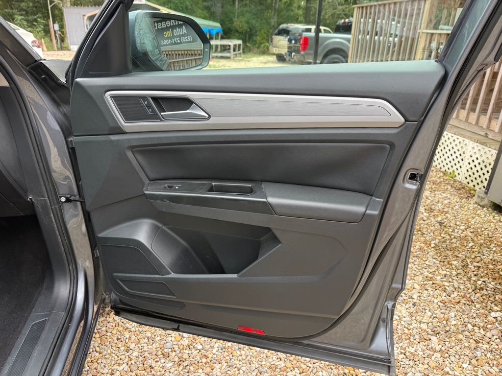 Photo 24 of this VOLKSWAGEN ATLAS