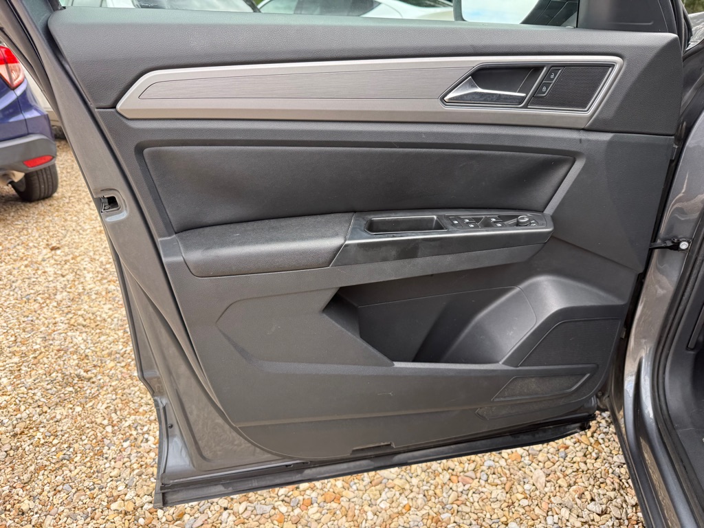 Photo 25 of this VOLKSWAGEN ATLAS