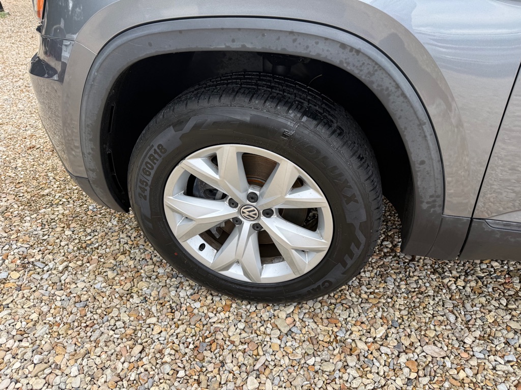 Photo 29 of this VOLKSWAGEN ATLAS