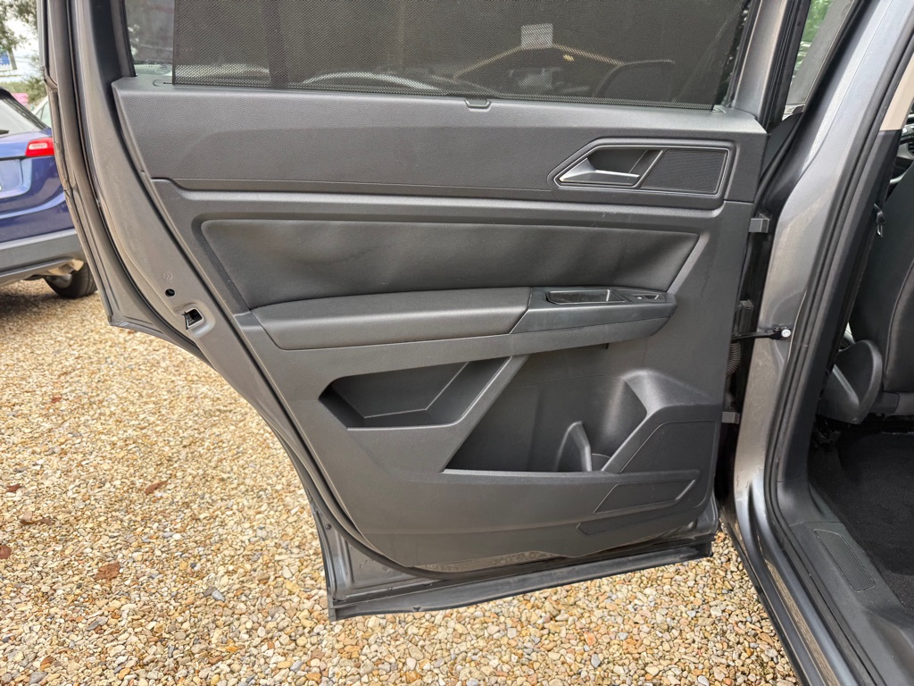 Photo 26 of this VOLKSWAGEN ATLAS