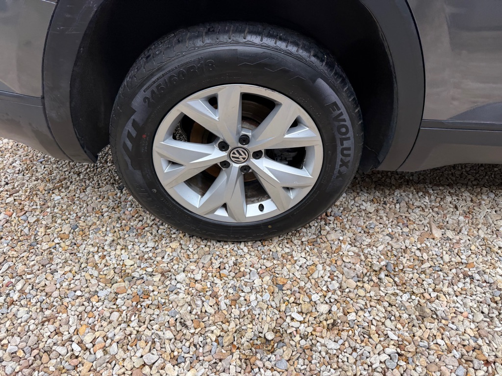Photo 27 of this VOLKSWAGEN ATLAS