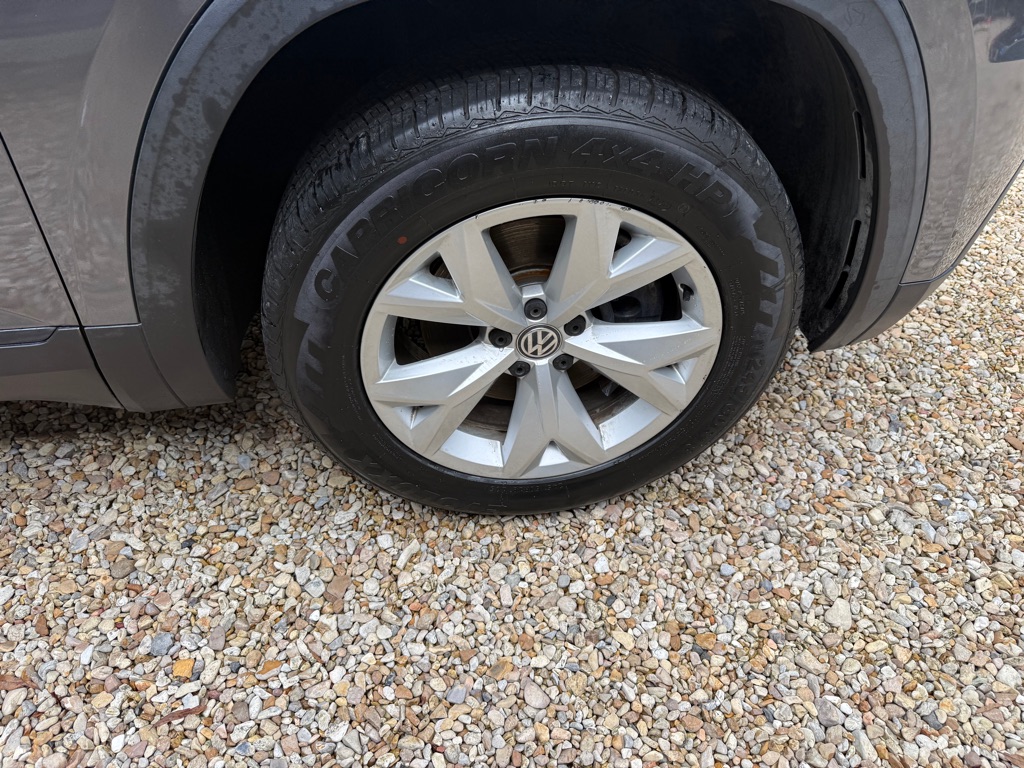 Photo 28 of this VOLKSWAGEN ATLAS