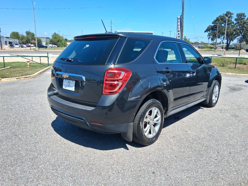 Photo 2 of this CHEVROLET EQUINOX