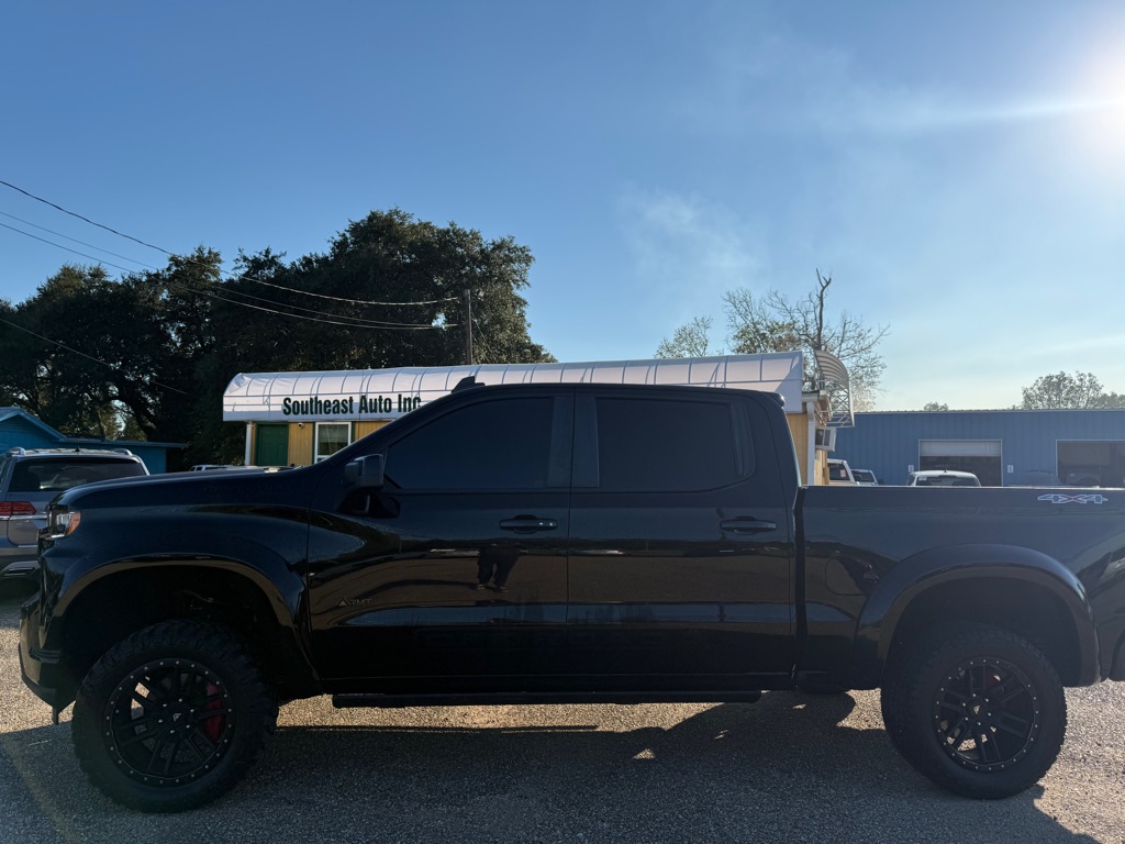 Photo 2 of this CHEVROLET SILVERADO 1500