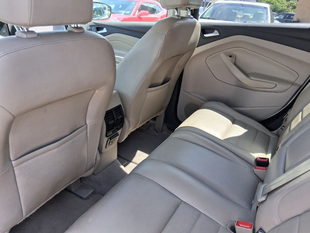 Photo 8 of this FORD ESCAPE
