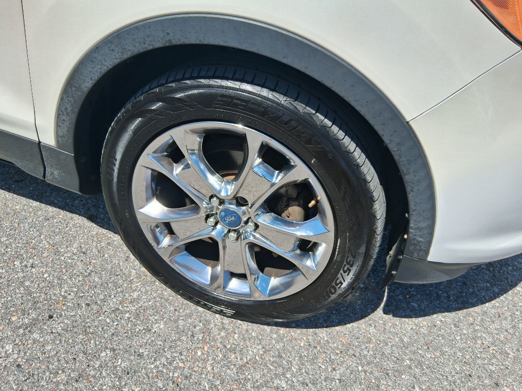 Photo 13 of this FORD ESCAPE