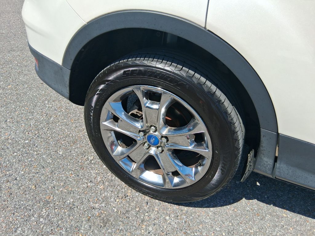 Photo 12 of this FORD ESCAPE