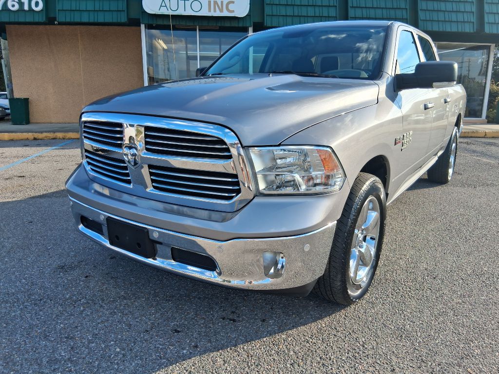 Photo 2 of this RAM 1500 CLASSIC