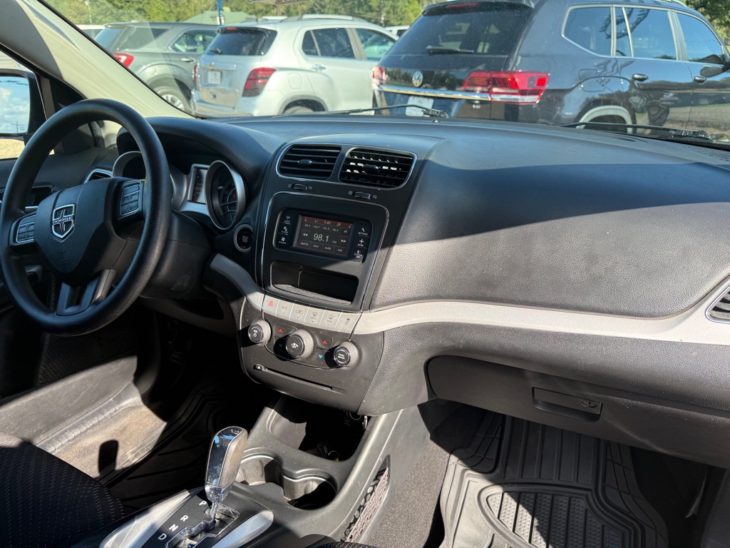 Photo 8 of this DODGE JOURNEY