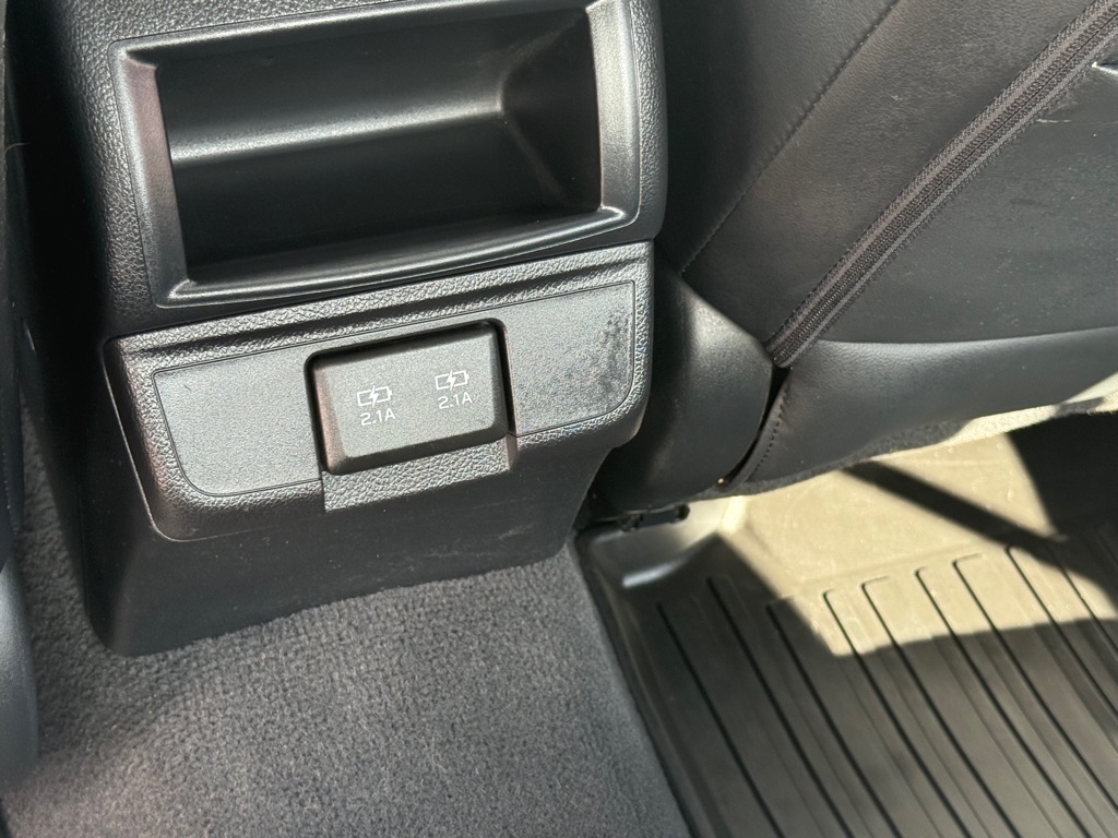 Photo 28 of this SUBARU LEGACY