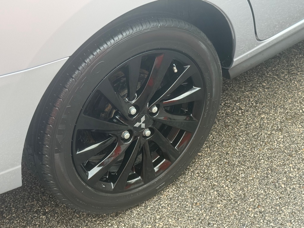 Photo 16 of this MITSUBISHI MIRAGE