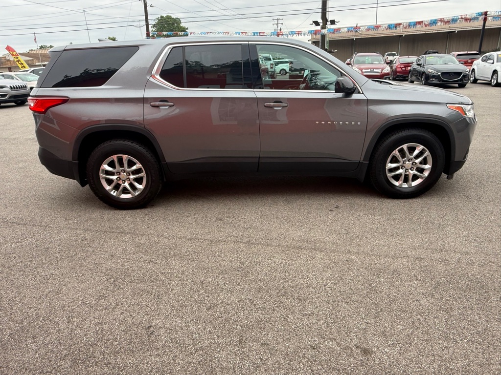 Photo 7 of this CHEVROLET TRAVERSE