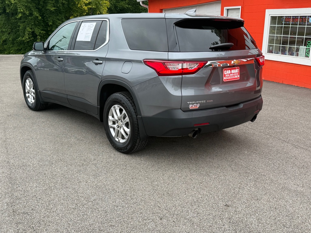 Photo 4 of this CHEVROLET TRAVERSE