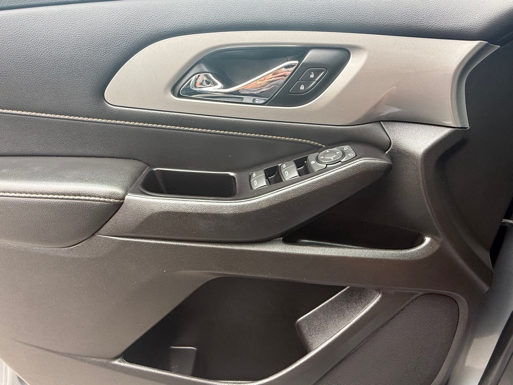 Photo 27 of this CHEVROLET TRAVERSE