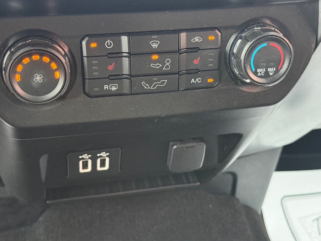Photo 40 of this FORD F150