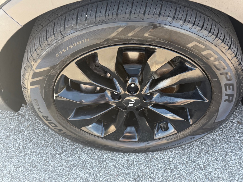 Photo 14 of this KIA SORENTO