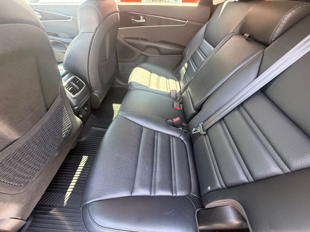 Photo 27 of this KIA SORENTO