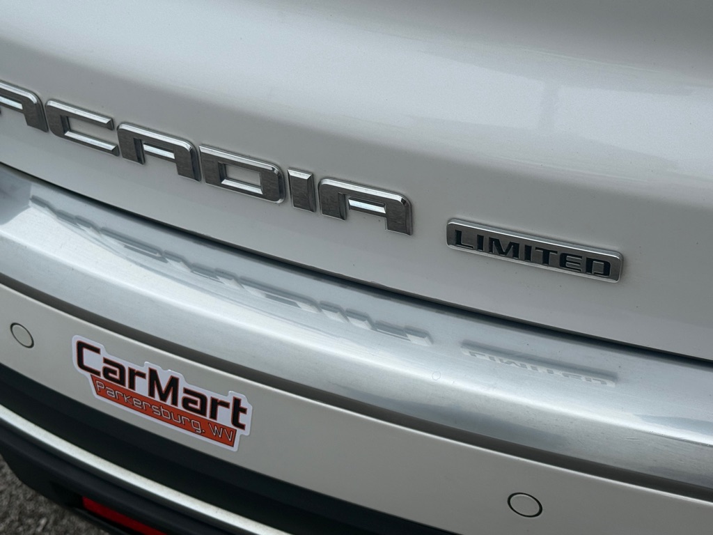 Photo 21 of this GMC ACADIA LIMITED