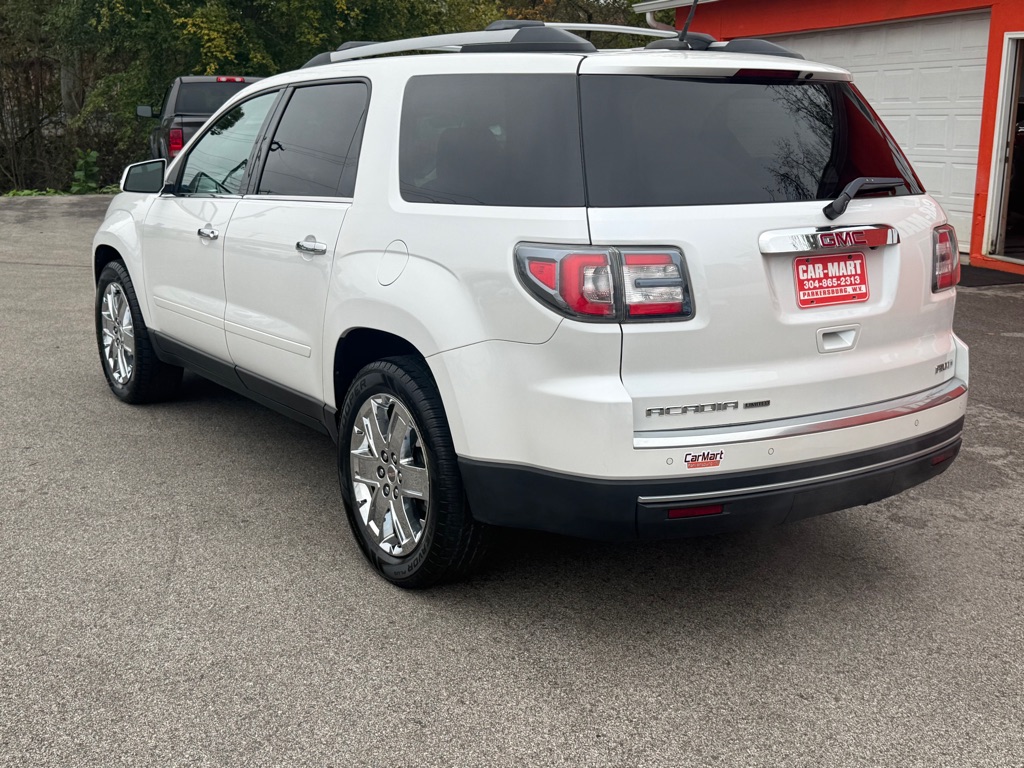 Photo 4 of this GMC ACADIA LIMITED