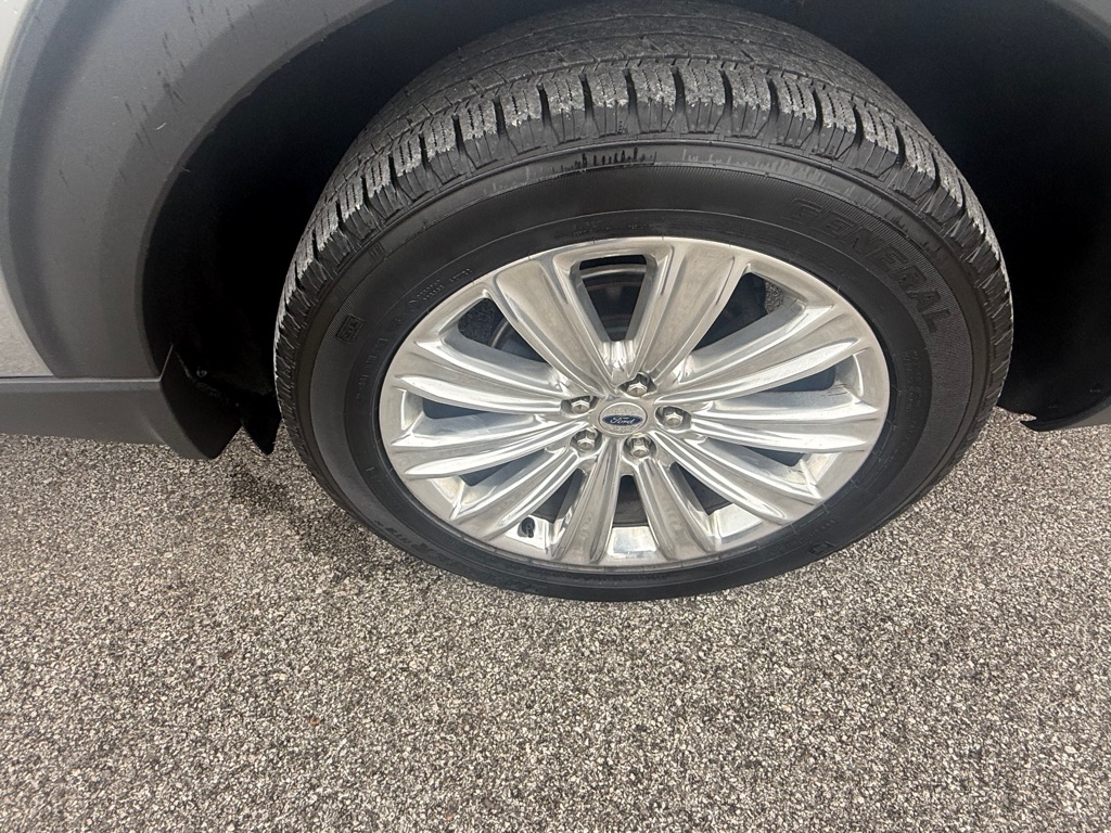 Photo 34 of this FORD EXPLORER