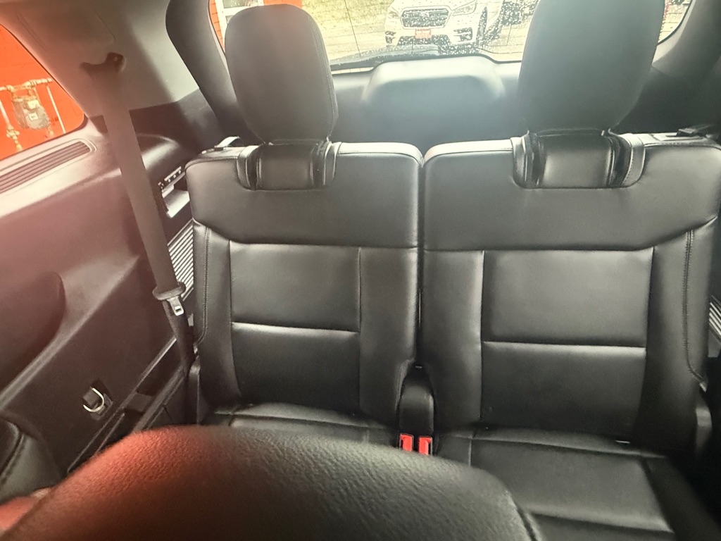 Photo 32 of this FORD EXPLORER