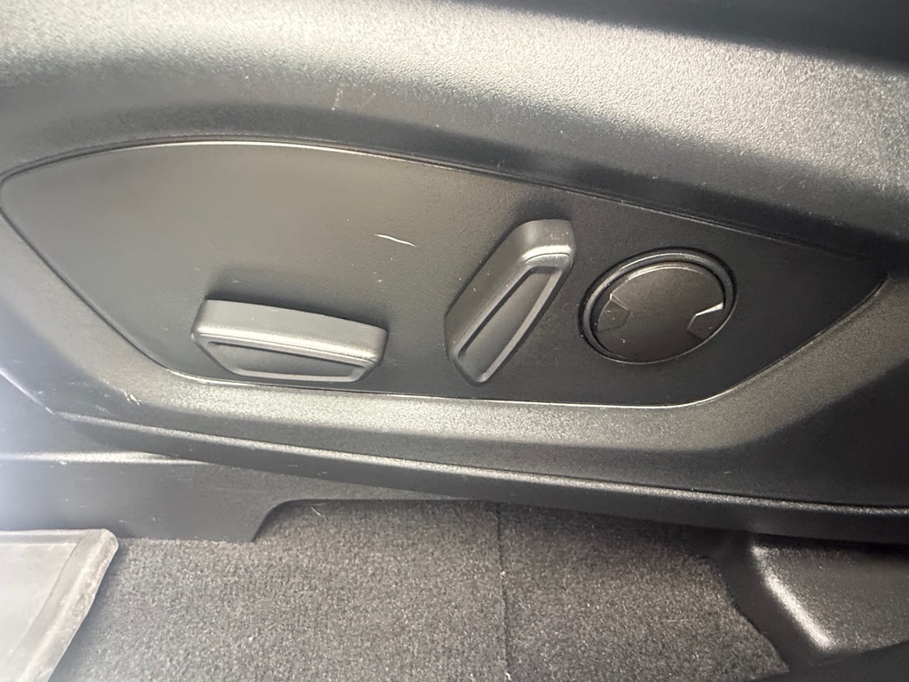 Photo 37 of this FORD EXPLORER