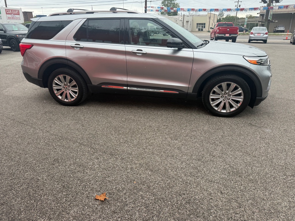 Photo 8 of this FORD EXPLORER