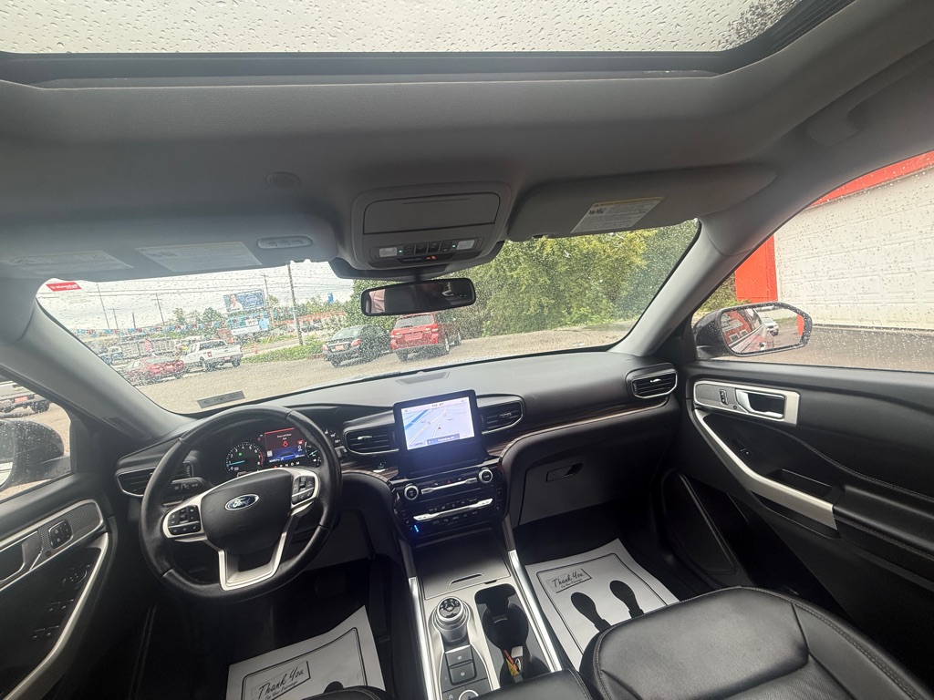 Photo 30 of this FORD EXPLORER