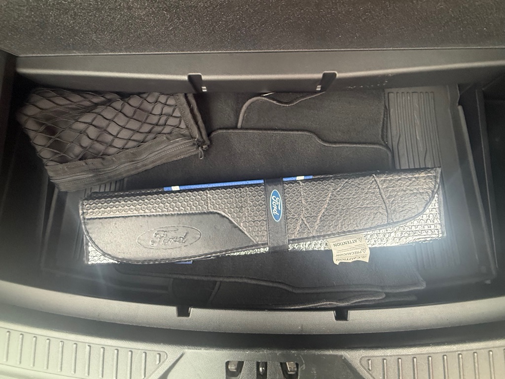 Photo 26 of this FORD EXPLORER