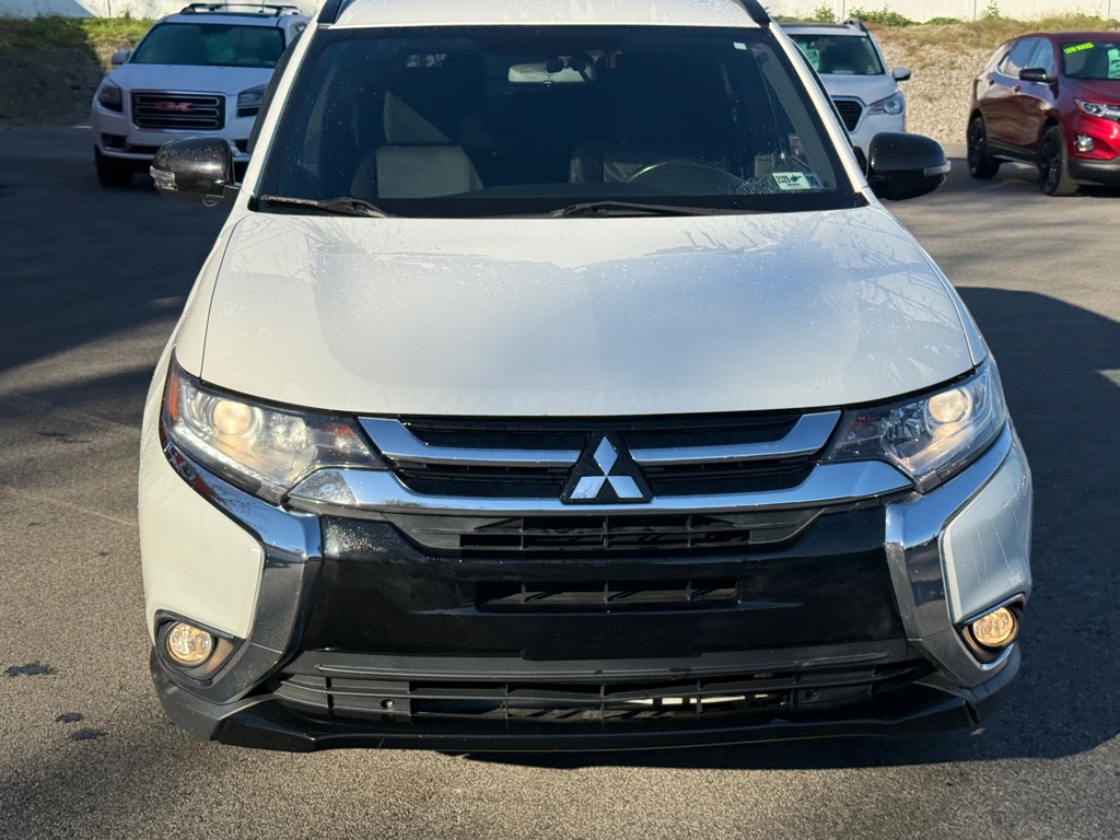 Photo 10 of this MITSUBISHI OUTLANDER