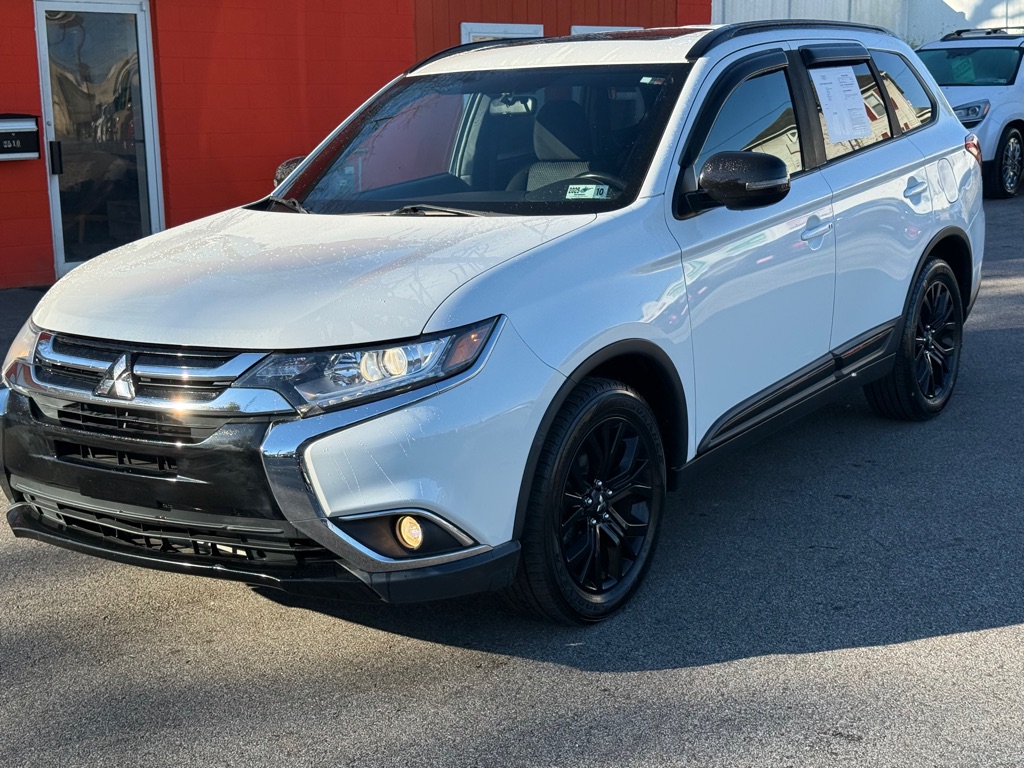 Photo 11 of this MITSUBISHI OUTLANDER