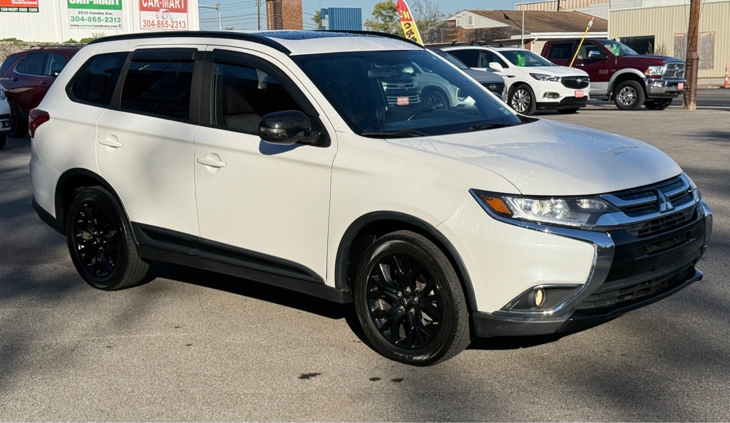 Photo 9 of this MITSUBISHI OUTLANDER