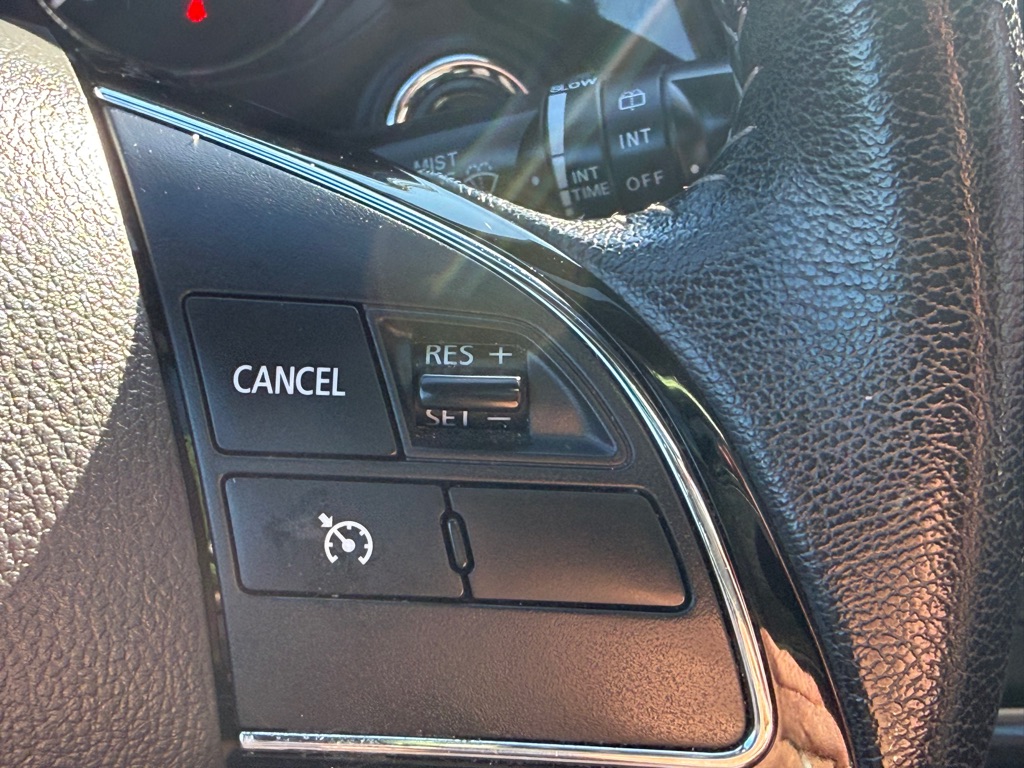 Photo 29 of this MITSUBISHI OUTLANDER