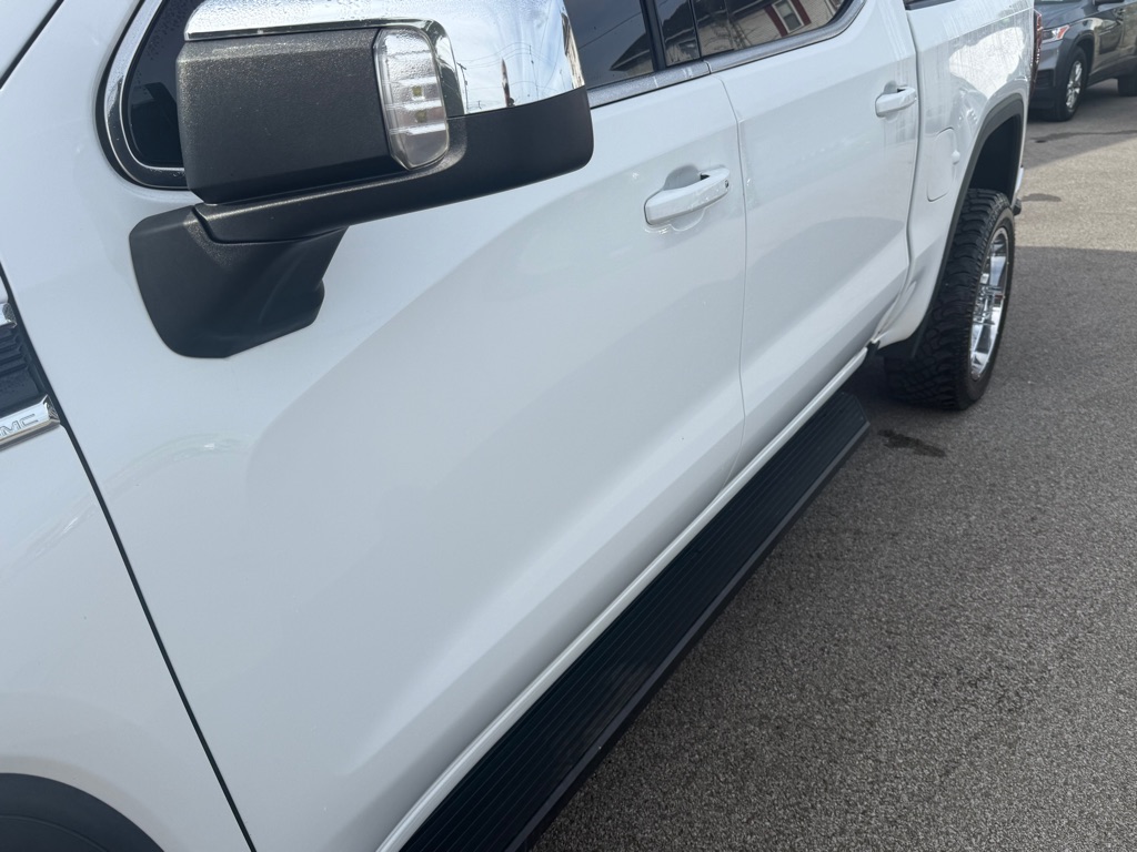 Photo 14 of this GMC SIERRA