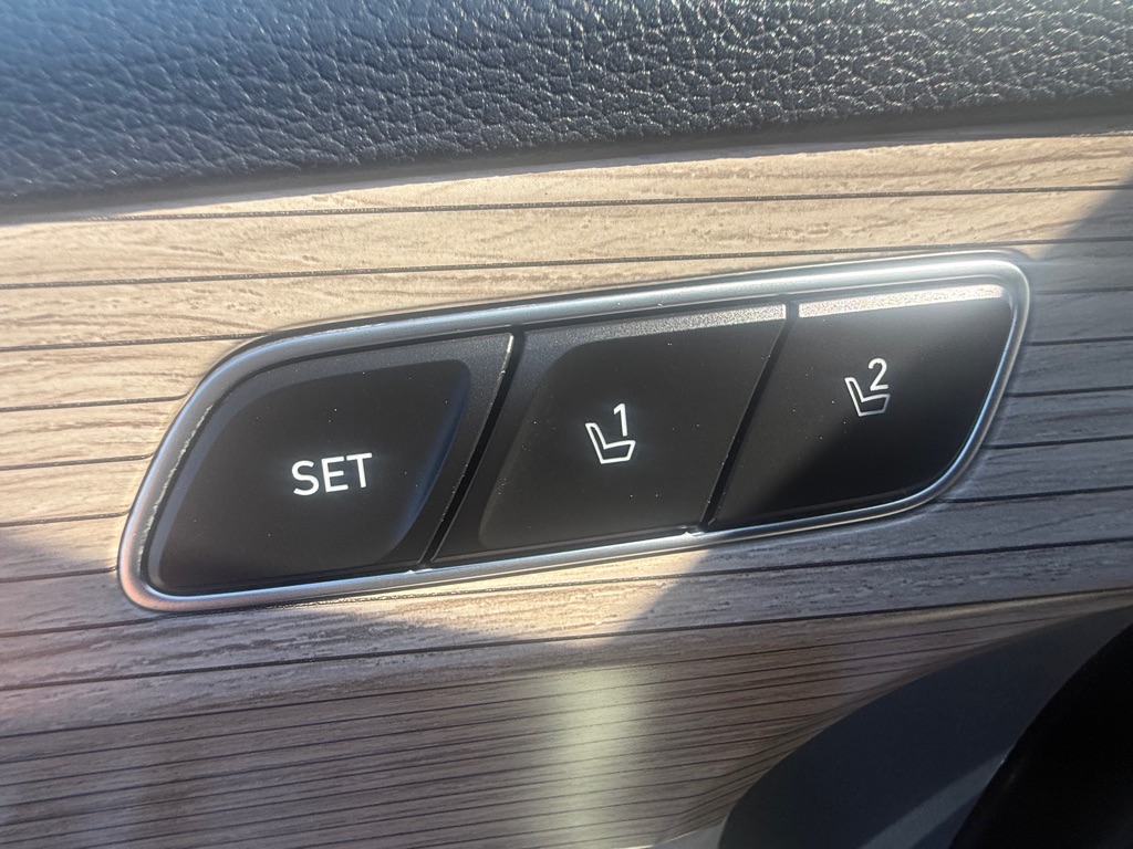 Photo 33 of this HYUNDAI PALISADE