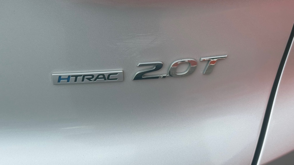 Photo 20 of this HYUNDAI SANTA FE