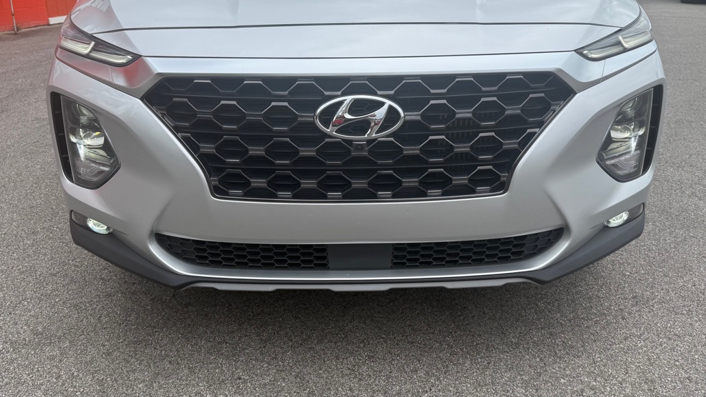 Photo 17 of this HYUNDAI SANTA FE