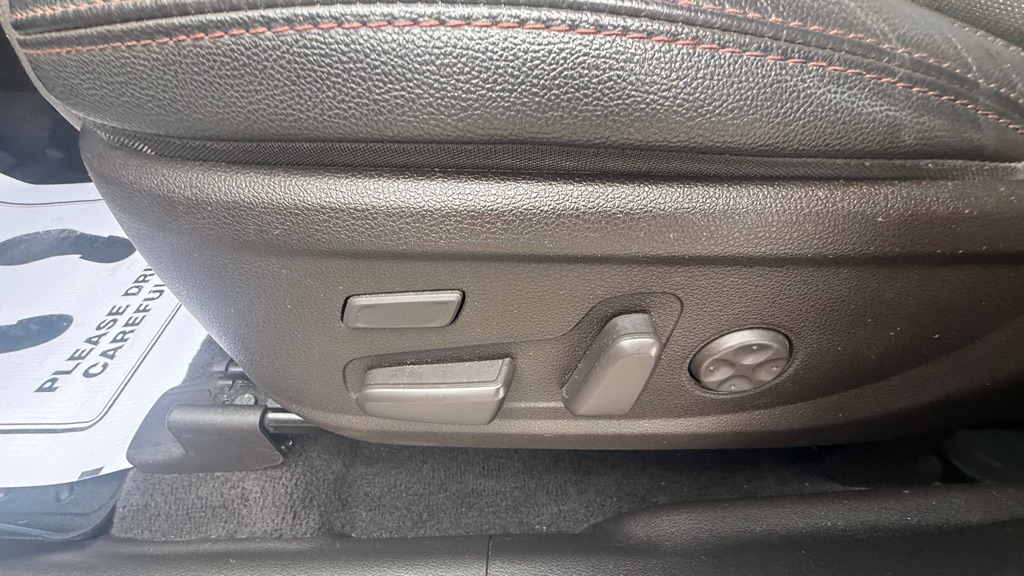 Photo 32 of this HYUNDAI SANTA FE