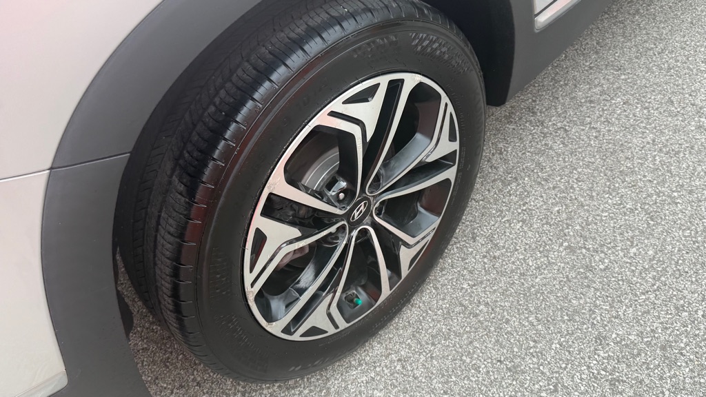 Photo 19 of this HYUNDAI SANTA FE
