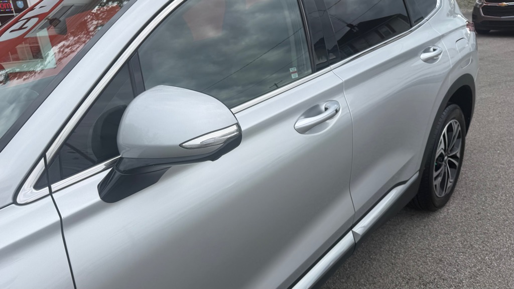 Photo 15 of this HYUNDAI SANTA FE